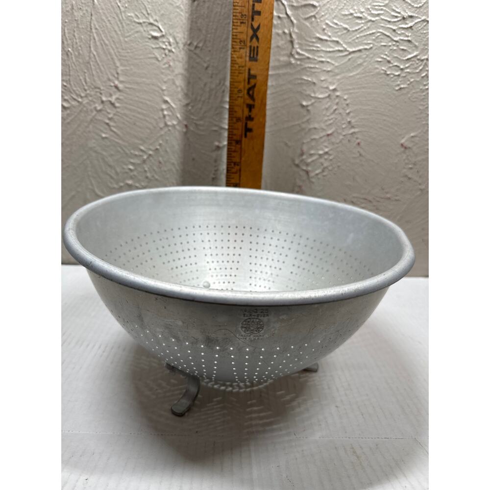 Vintage‎ Wear-Ever Aluminum Colander Self-Standing Footed A-3125 Made in USA